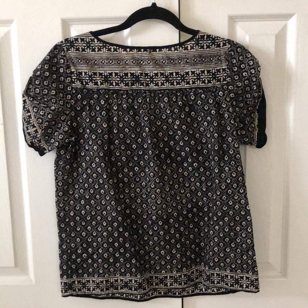 Last chance- Navy and Off-White Patterned Blouse - Picture 2 of 4